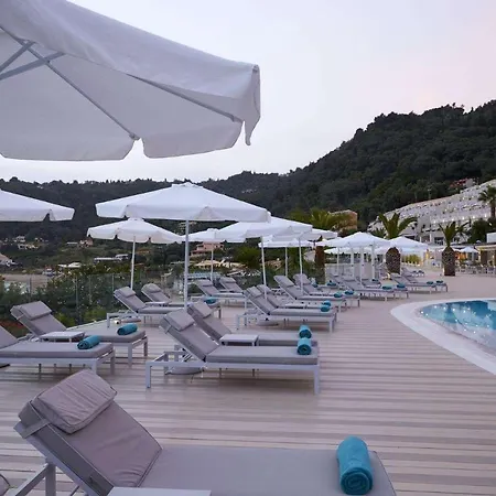 מלון Monastery 5*